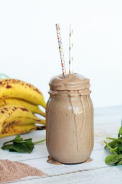 Banana, Chocolate And Oats Shake