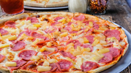 Hawaiian Delight Pizza (1)