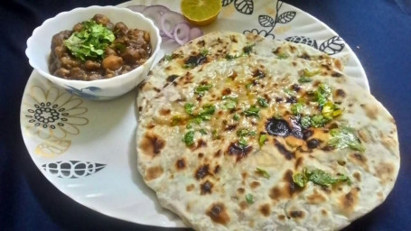 Aloo Pyaz Kulcha Tawa (1Pc) Chole