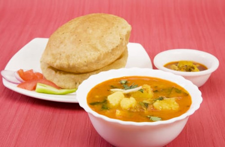 Puri (1 Kg 32 Pcs) Aloo Sabji Mix Aachar