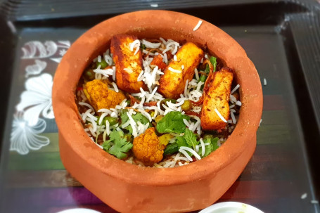 Paneer Handi Dum Biryani