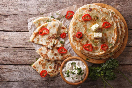 Paneer Paratha (1Pc Curd Picke)