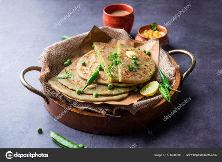 Paneer Corn Paratha (1Pc Curd Picke)