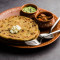 Aloo Pyaaz Paratha Met Kwark En Chili Augurk