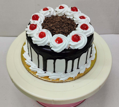 100% Eggless Black Forest Cakes [900 Gm]