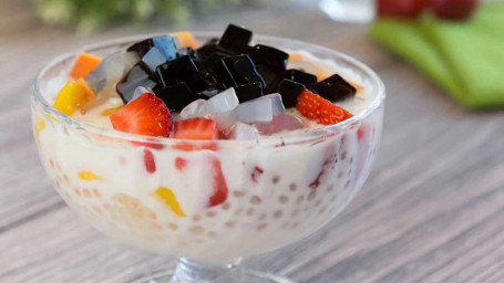 Mixed Fresh Fruit With Sago Jelly