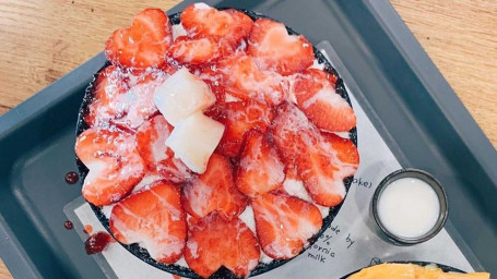 Strawberry Bingsoo