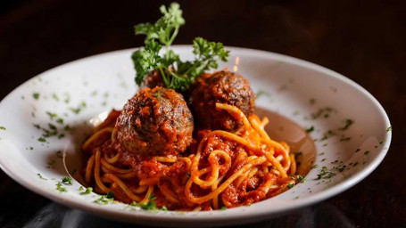 Spaghetti With Meatballs Garlic Bread