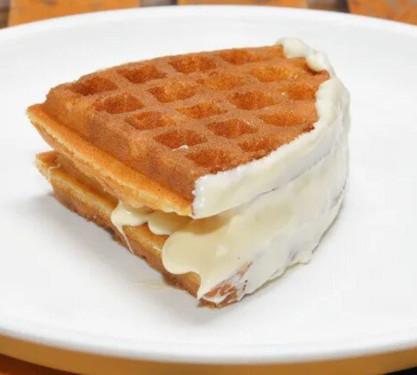 Dark White Choco Waffle (Eggless)