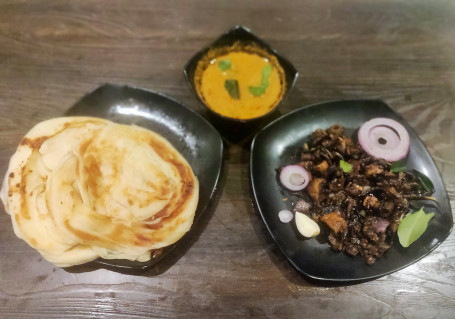 Parotta (2 Nos) Mushroom Pepper Fry (Full) Veg Salna