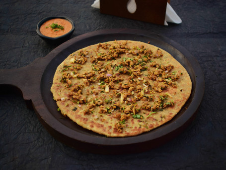 Butter Prepared Chicken Paratha With Gravy