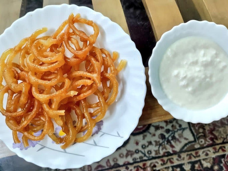 100Gm Dahi+ 100 Gm Jalebi