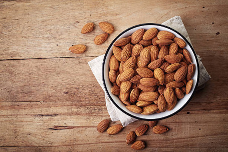 Almond (1 Kg)