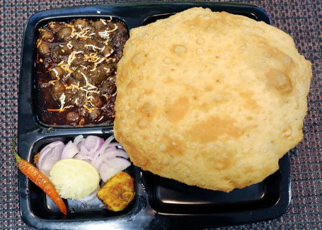 Paneer Stuffed Chholey Bhature(Desi Ghee)