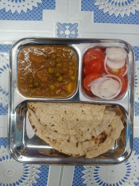 Aloo Matar 4 Tawa Roti Salad