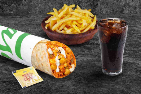 (Voor 1 Portie) Chole Paneer Wrap Fries Thums Up Maaltijd