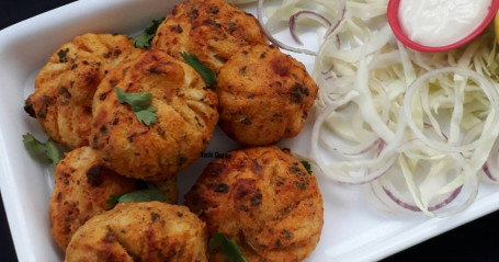 Tandoori Paneer Momo (8 Piece)