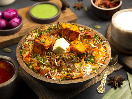 Paneer Makhani Biryani Bowl With Raita Chutney