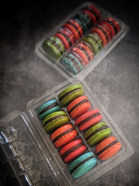 Box Of 8 Dark Chocolate Macarons