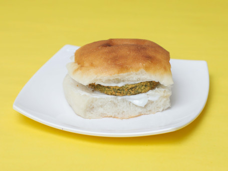 Makkai Palak Vada Pav 1 Pc