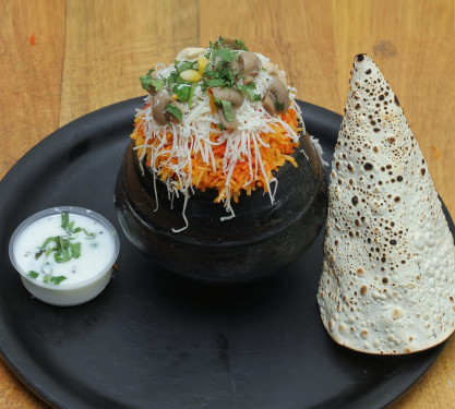 Mushroom Matka Biryani (800 Grams)