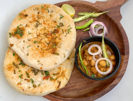 Dilli Style Chole Kulche