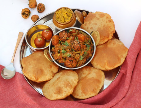 Gujarati Mini Thali Serves 1]