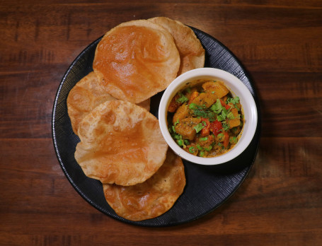 5 Poori +Bhaji