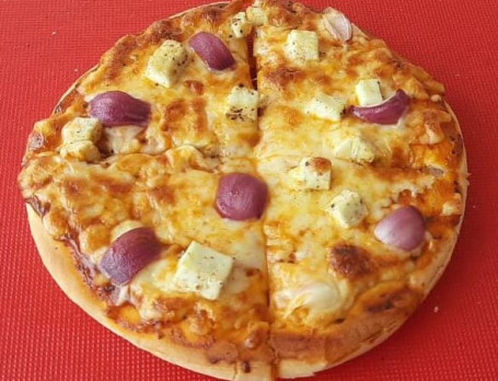 8 Onion And Paneer Pizza