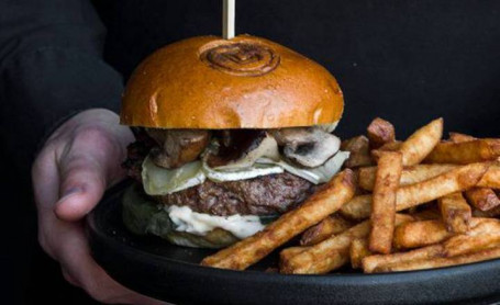 Burger Au Brie En Aux Champignons Champignon- En Brieburger