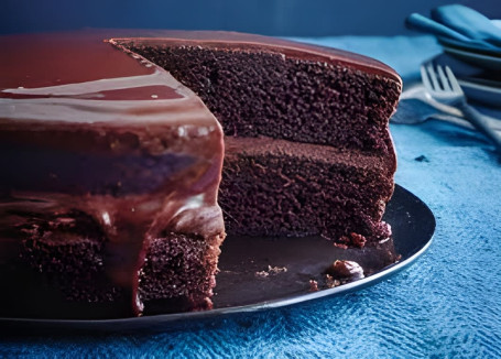 Chocolate Fudge Eggless Cake (2 Pound)