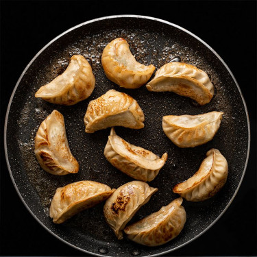 Pan Fried Darjelling Wheat Chicken Momos (8Pcs)