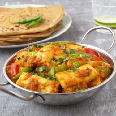 Kadhai Paneer With Plain Paratha (2Pcs)