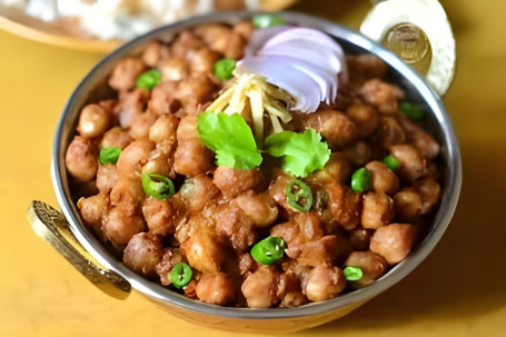 Chaatu's Pindi Chana Chaat