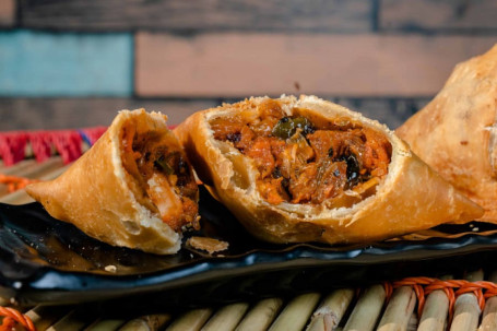 Chilly Chicken Samosa