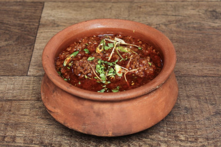 Veg Black Mutton With 2 Plaine Roti