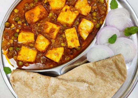 Matar Paneer With 4 Butter Tawa Roti