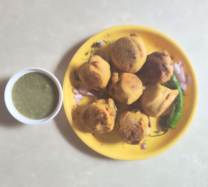 Bonda [4 Pieces] With Chutney