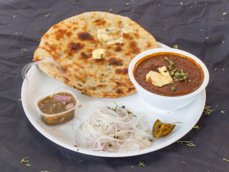 Amritsari Mixed Stuffed Kulcha With Chana