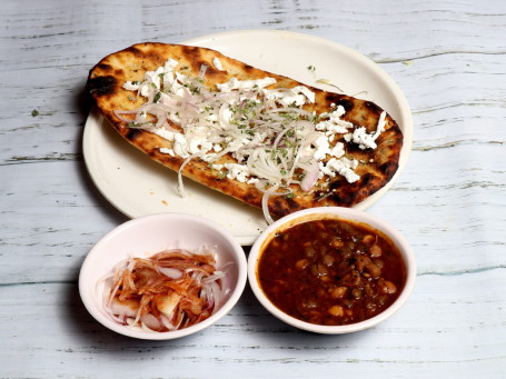 Paneer Pyaz Kulcha Naan With Channe (Per Pc)