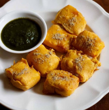 Paneer Pakoda (Per Piece)