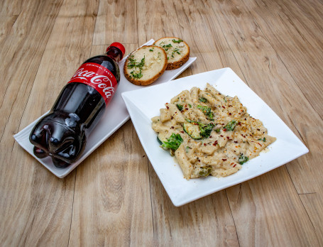 White Sause Pasta Zingy Parcel Coke (250 Ml)