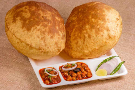 Bhature With Plain Chole