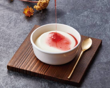 Cǎo Méi Nǎi Lào Aardbei Panna Cotta