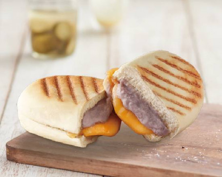 Fijngestampte Taro Panini Met Kaas