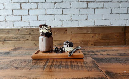 Cookies And Cream Freakshake