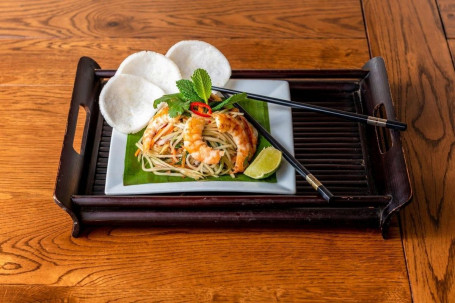 Fresh Green Papaya Salad With Grilled Prawns, Sprinkled With Peanuts