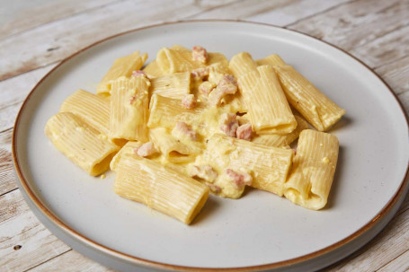 Rigatoni With A Classic Carbonara Sauce