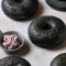 Zhú Tàn Hēi Bèi Guǒ Black Bagel