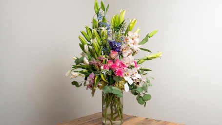 Deluxe Arrangement In A Vase